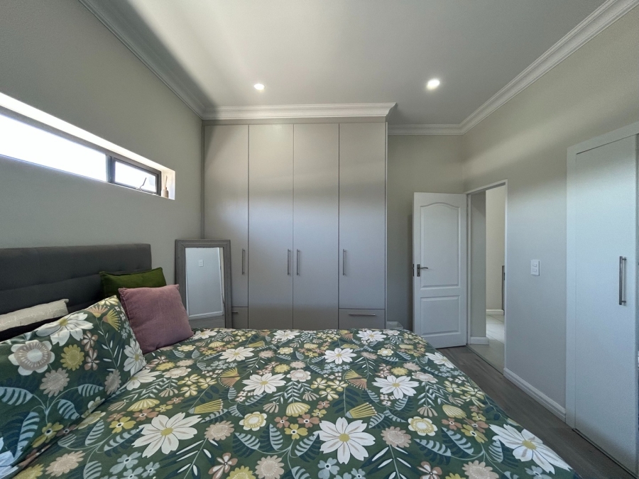 To Let 4 Bedroom Property for Rent in Sandown Western Cape